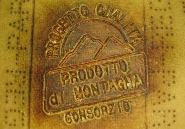 stemma-a-fuoco-parmigiano-regggiano-di-montagna